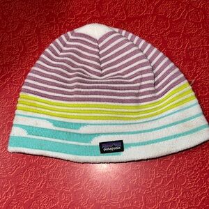 Patagonia hat youth size small, good condition